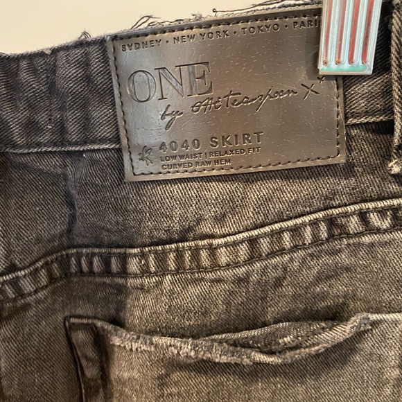 One Teaspoon Black Low Rise Skirt - Picture 5 of 5